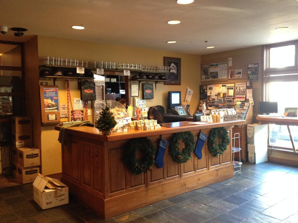 Howe Sound Inn & Brewing Company Squamish Esterno foto