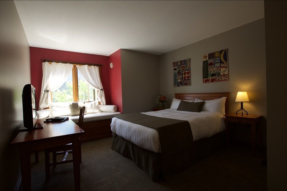 Howe Sound Inn & Brewing Company Squamish Esterno foto