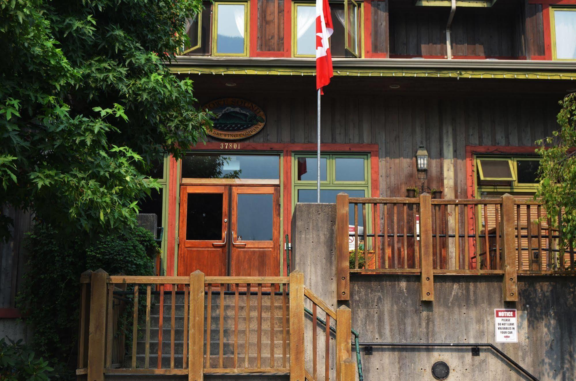 Howe Sound Inn & Brewing Company Squamish Esterno foto