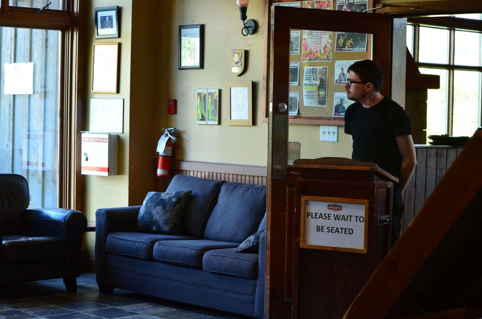 Howe Sound Inn & Brewing Company Squamish Esterno foto