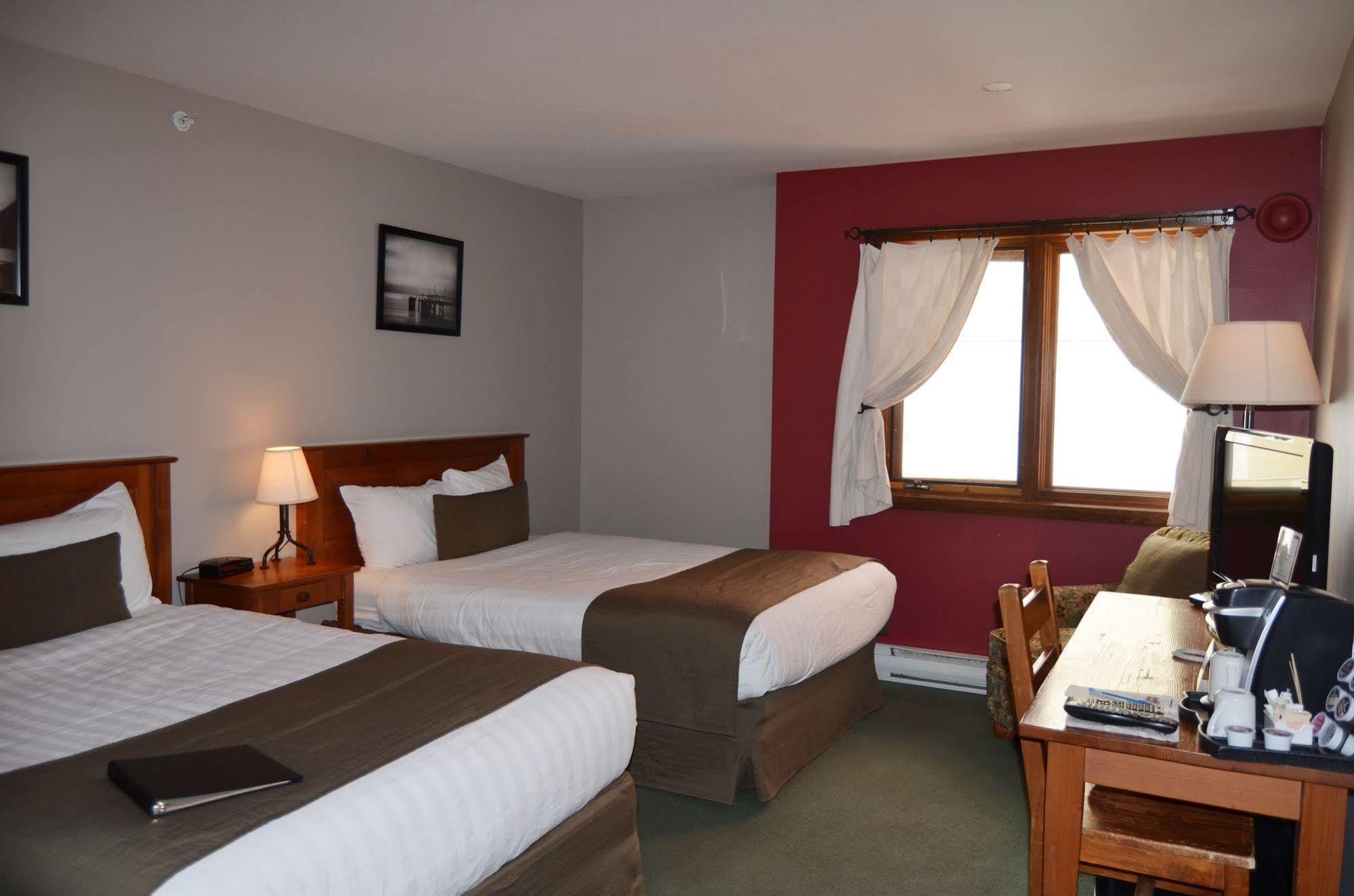 Howe Sound Inn & Brewing Company Squamish Esterno foto
