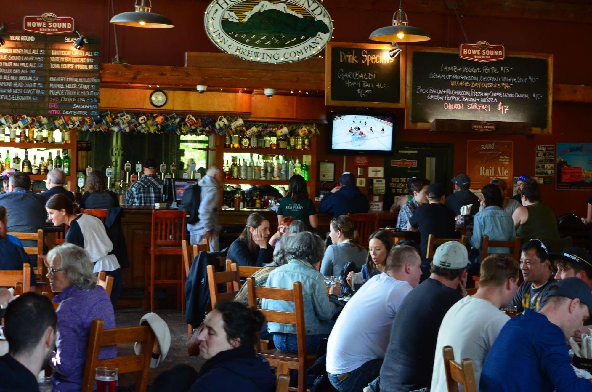 Howe Sound Inn & Brewing Company Squamish Esterno foto