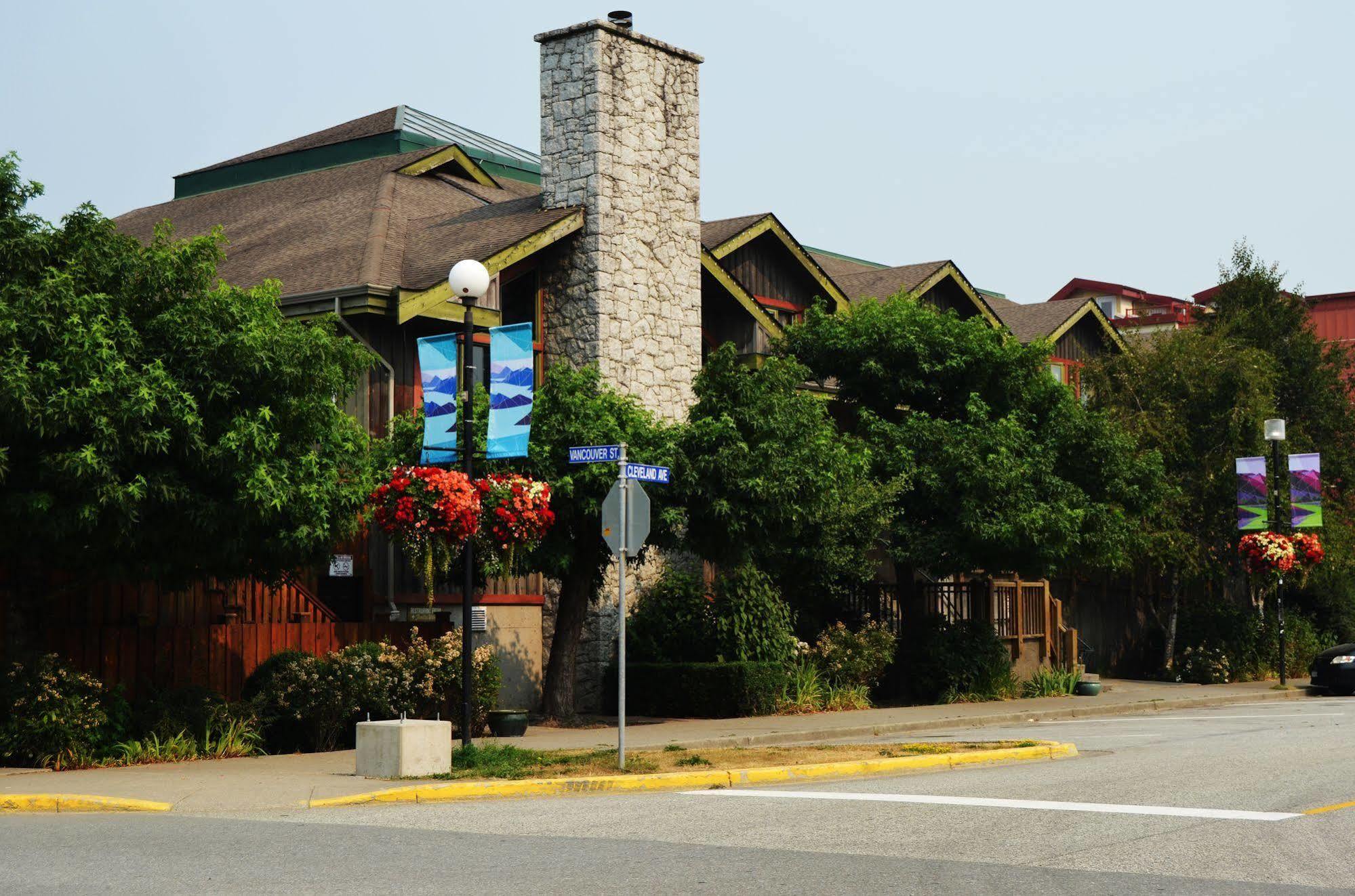 Howe Sound Inn & Brewing Company Squamish Esterno foto